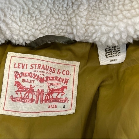 Levi Strauss Women’s Green Poly Duck Down Filled Faux Fur Hooded Parka Jacket - Picture 13 of 16